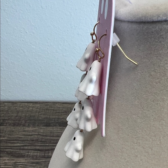👻 White Ghost Dangle Earrings - Picture 5 of 5